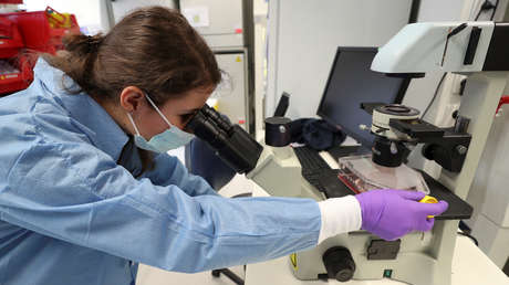 Científicos identifican una segunda cepa del coronavirus que es más agresiva