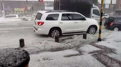 VIDEO: Una intensa granizada de cuatro horas causa destrozos y anega las calles de Bogotá