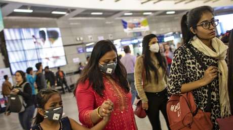 India pone el covid-19 a la par con terremotos y tsunamis al declarar el virus como un "desastre notificado"