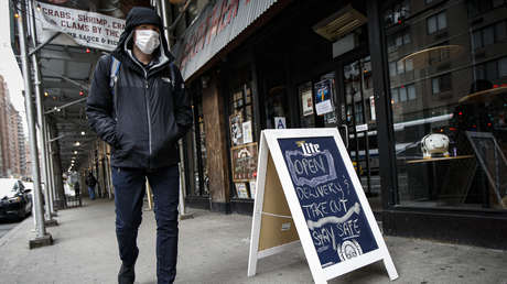 Un médico confundió sus síntomas de coronavirus con un resfriado, y esta es su advertencia