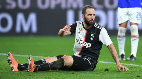 Higuaín viola la cuarentena impuesta por la Juventus y logra abandonar Italia rumbo a Argentina