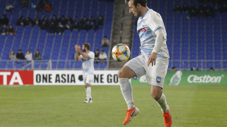 VIDEO: Marca un gol y saluda a las gradas completamente vacías por las medidas contra el coronavirus