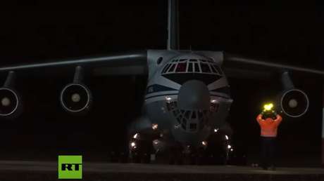 VIDEO: Especialistas rusos llegan a Italia para ayudar a frenar la pandemia del coronavirus