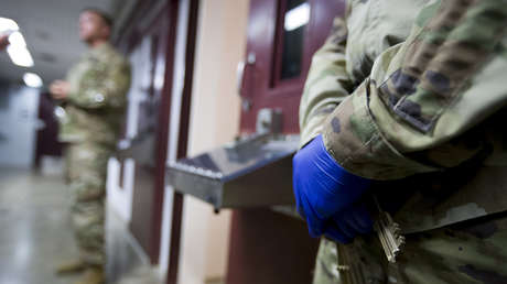 Un marinero de EE.UU. de la base naval de Guantánamo da positivo por coronavirus