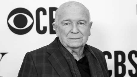 Un reconocido dramaturgo de EE.UU. muere por complicaciones del coronavirus