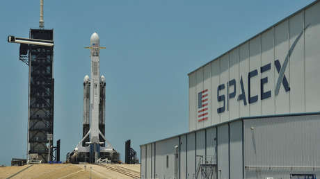 Un empleado y un médico de SpaceX dan positivo por coronavirus y la empresa pone en cuarentena a varios trabajadores