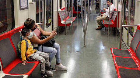 Chile confirma tres fallecidos y 1.142 casos de coronavirus