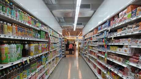 Una mujer tose intencionalmente sobre productos en una tienda y genera pérdidas por 35.000 dólares