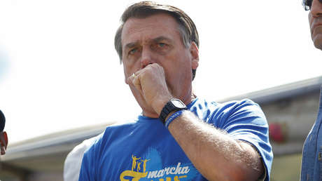 Bolsonaro dice que los brasileños no se contagiarán con el coronavirus porque "pueden sumergirse en una alcantarilla y no les pasa nada"