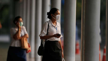 Estudiantes de China pagan más de 20.000 dólares por pasaje para abandonar EE.UU. en aviones privados