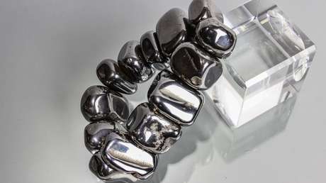 Un astrofísico intenta elaborar un dispositivo casero contra el coronavirus y termina en el hospital con imanes atascados en la nariz