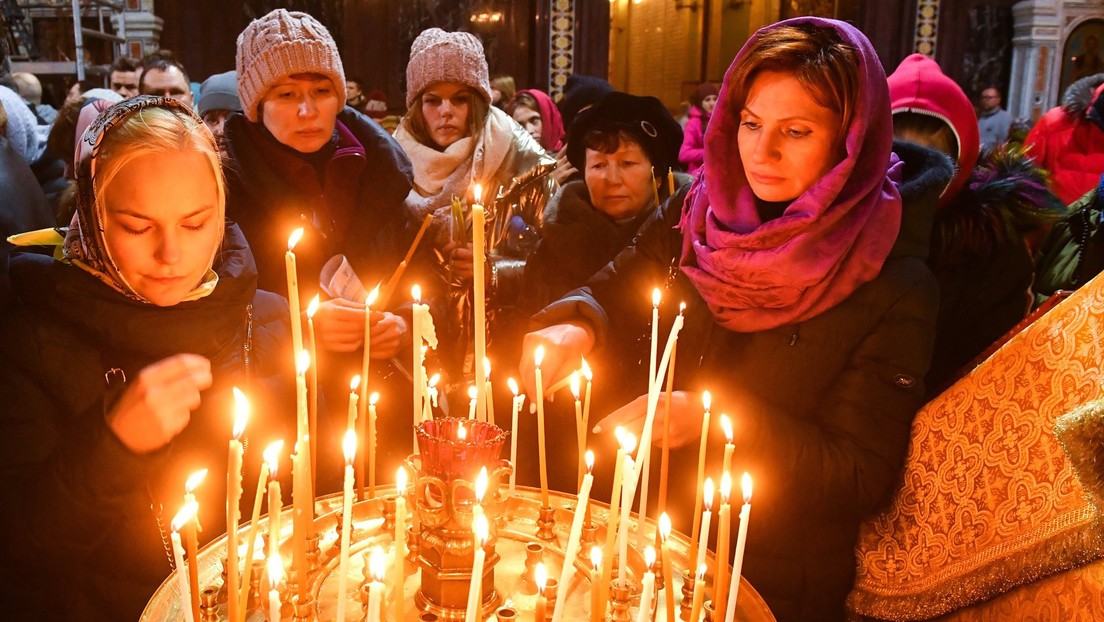 La Iglesia ortodoxa rusa permite a sus feligreses confesarse por teléfono o Skype