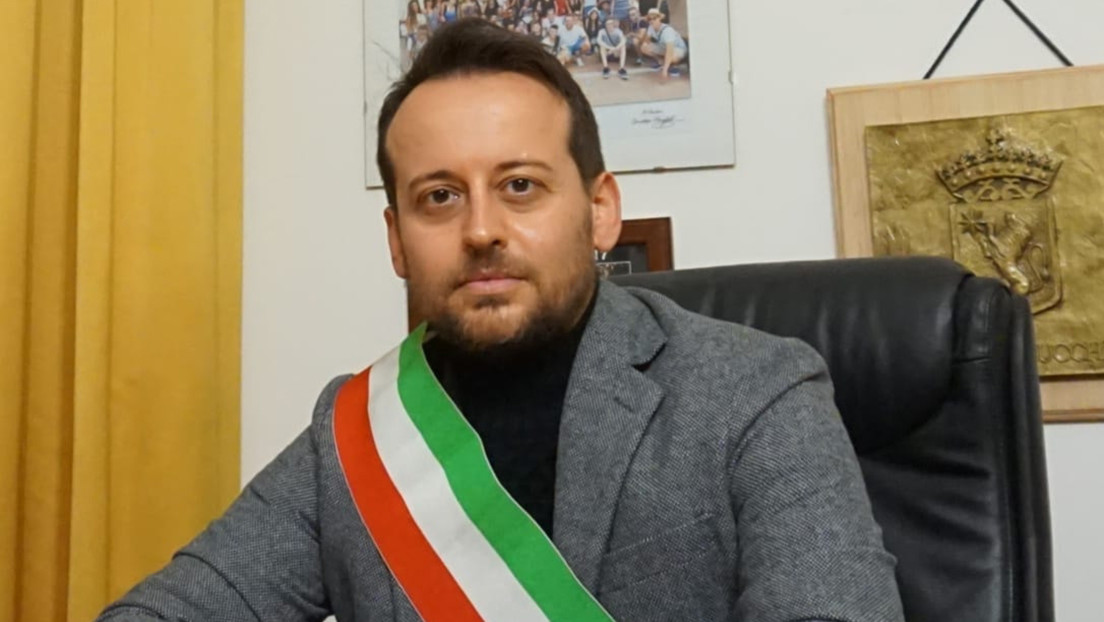 Un alcalde italiano a los que violan la cuarentena: "¿En serio tienen alguna neurona en la cabeza?"
