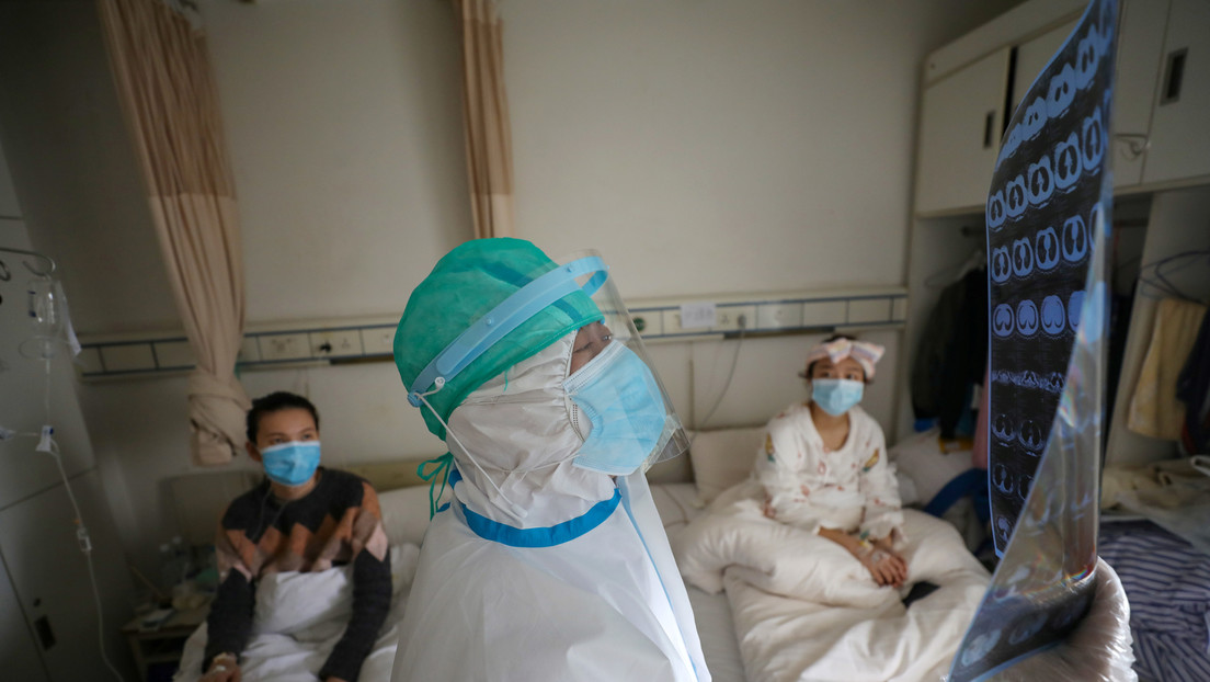 Científicos chinos revelan quién es más susceptible de convertirse en víctima del coronavirus
