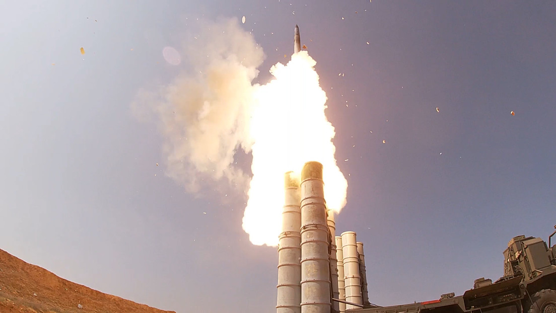 VIDEO: El sistema antimisiles S-400 destruye objetivos durante ejercicios en el sur de Rusia