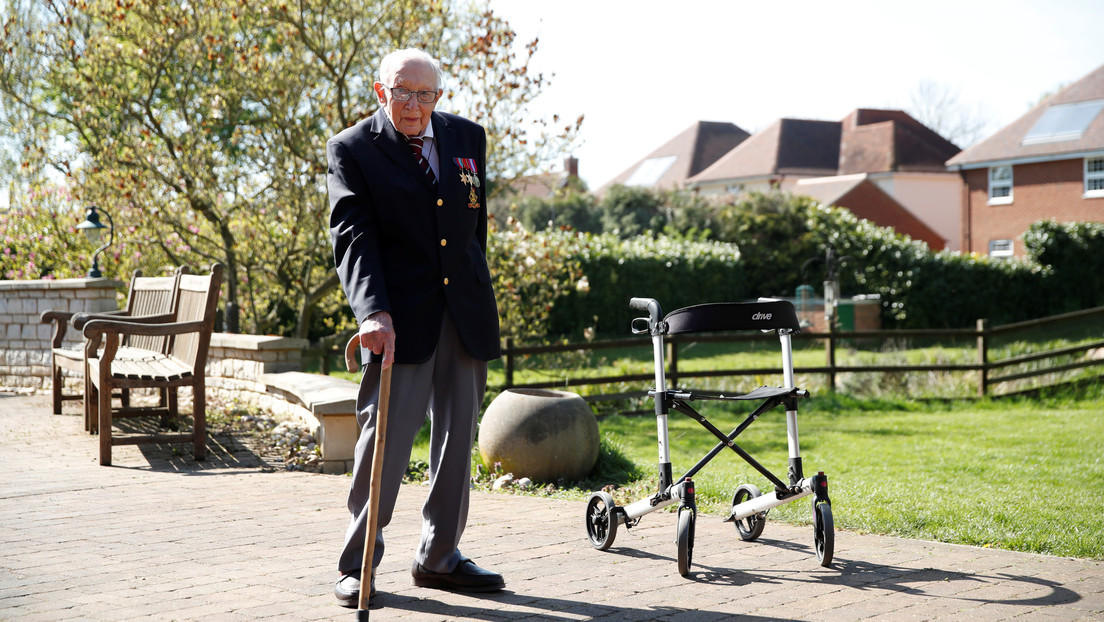 Un veterano británico de la II Guerra Mundial recauda más de 14 millones de dólares para trabajadores de salud