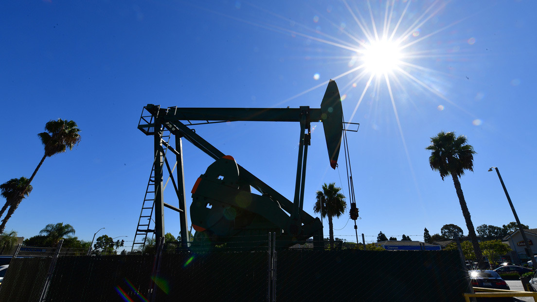 EE.UU. estudia pagar a sus empresas petrolíferas para que dejen el crudo bajo tierra