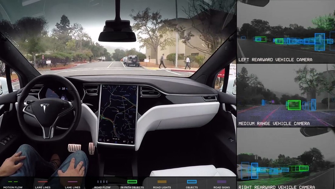 VIDEO: Tesla muestra cómo sus automóviles evitan atropellar a peatones