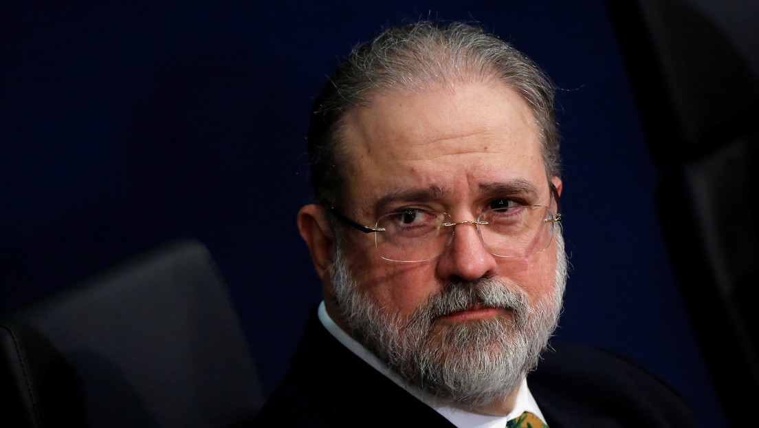 Fiscalía de Brasil exige investigar a Bolsonaro después de las denuncias de su saliente ministro de Justicia