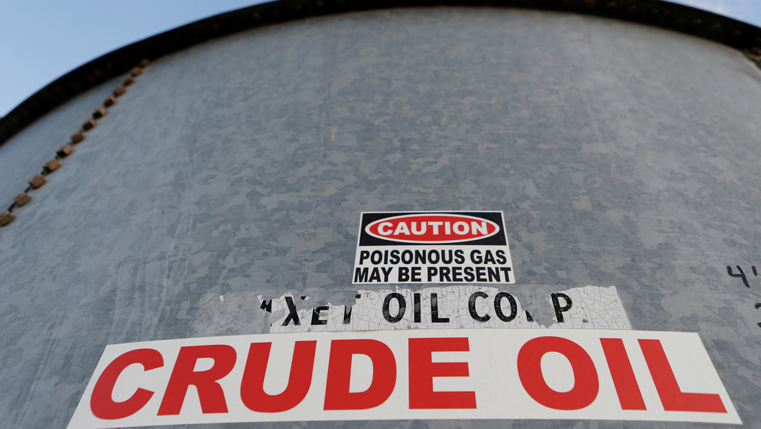 El precio del petróleo WTI se desploma un 24,3 % por falta de espacio para almacenarlo