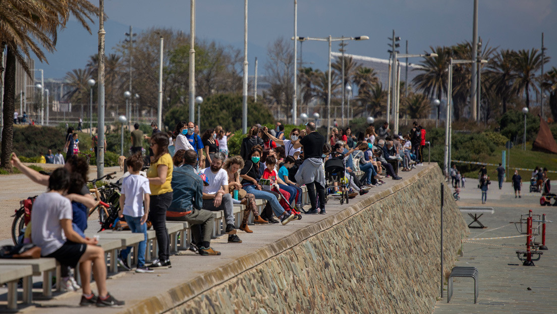 ¿Regla o excepción? Las polémicas imágenes de las aglomeraciones durante el primer día de salida de los niños en España