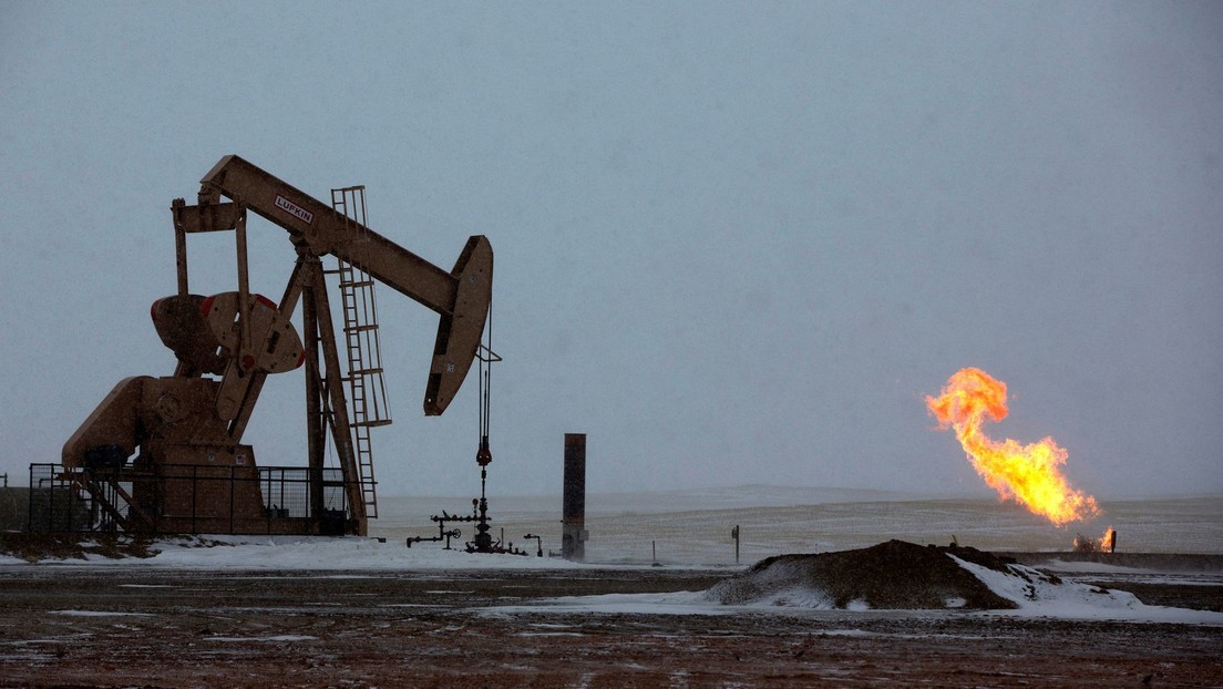 El precio del petróleo WTI continúa su caída récord bajando de los 11 dólares por barril