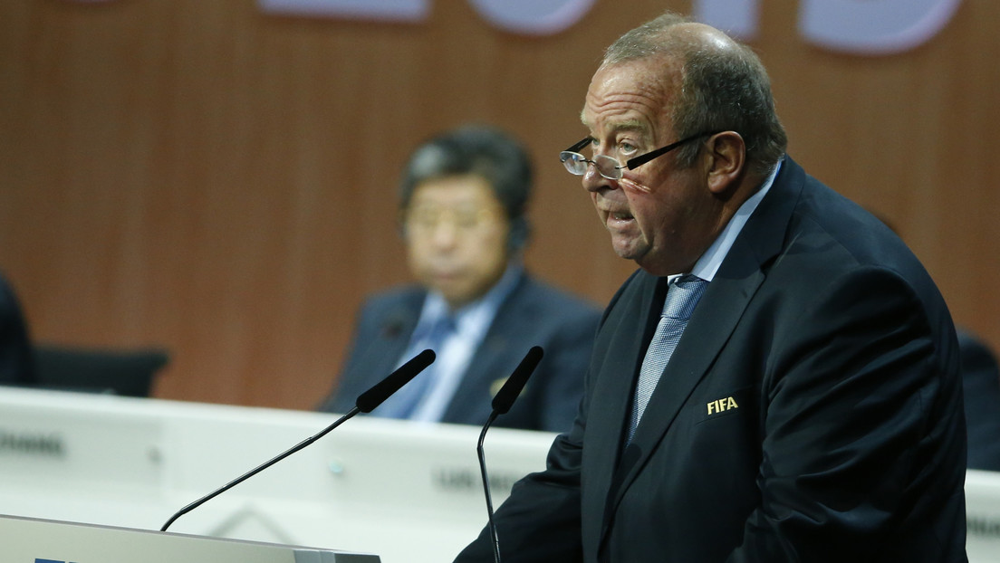 "De vida o muerte": El médico jefe de la FIFA cree que el fútbol no debería regresar antes de septiembre por la pandemia