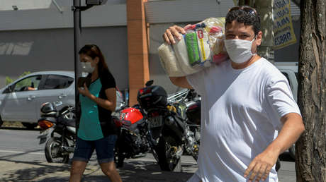 Prohíben a Bolsonaro hacer campañas contrarias al aislamiento social porque causarían un "daño irreparable"