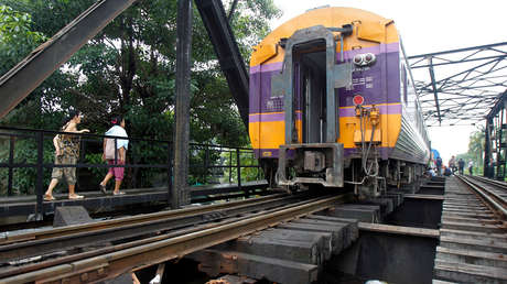 VIDEO: Portador de coronavirus escupe en la cara a un pasajero momentos antes de morir arriba de un tren