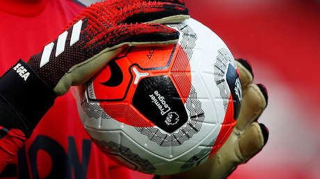 El Gobierno británico pide a los futbolistas que "se bajen el sueldo" ante la pandemia