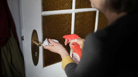 Un joven lame el timbre de una casa en plena pandemia del coronavirus y el dueño publica las imágenes en la Red (VIDEO)