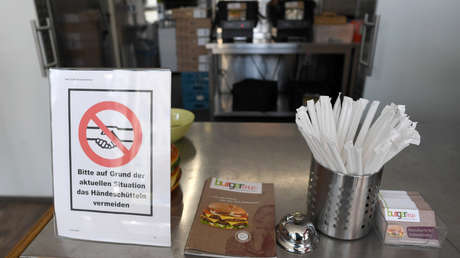 Un trabajador de una empresa alemana se infecta con coronavirus mediante un salero que le pasó un compañero