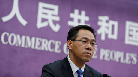 China anuncia que su comercio experimentó "una cierta mejora" en marzo en medio del brote de coronavirus