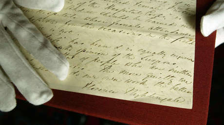 Ordena unos viejos papeles en su casa y encuentra una valiosa carta de una mujer legendaria