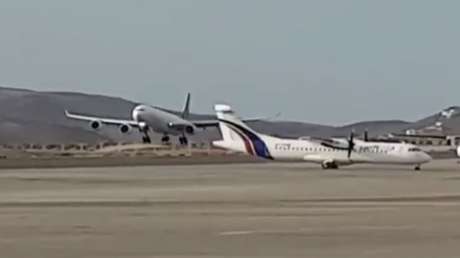 VIDEO: El primer vuelo comercial de la historia desde China a Canarias arriba con 18 toneladas de insumos para combatir el coronavirus en España