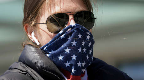 "Es un monstruo completamente diferente": Mujer contrae el covid-19 en su tercera semana de autoaislamiento