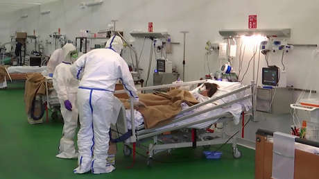 VIDEO: Médicos rusos e italianos tratan a pacientes con covid-19 en Bérgamo