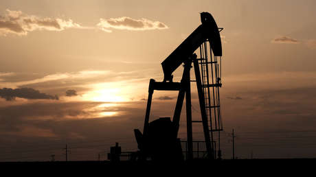 El precio del petróleo WTI se recupera ligeramente y vuelve a terreno positivo tras estar debajo de 0 dólares