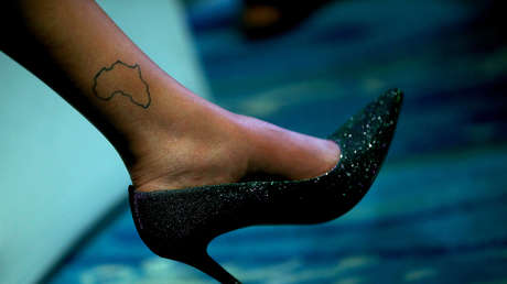 Se rompe los tobillos intentando un desafío viral de baile que "no es tan fácil como parece"