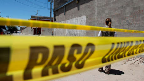 Asesinan a un estadounidense y a su pareja mexicana en Ciudad Juárez tras dispararles al menos 20 balas