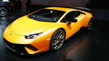 FOTOS: Un fotógrafo pierde la oportunidad de trabajar con Lamborghini pero inventa una alucinante sesión de fotos desde su casa con objetos impensados