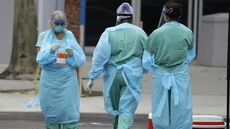 Una doctora no pudo ver a sus hijos durante semanas, después de que su exmarido afirmara que representa una amenaza por el coronavirus