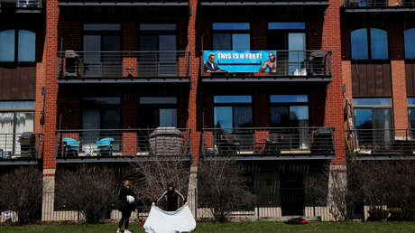 Celebran una concurrida fiesta en una casa en Chicago en medio de la cuarentena por coronavirus (VIDEO)