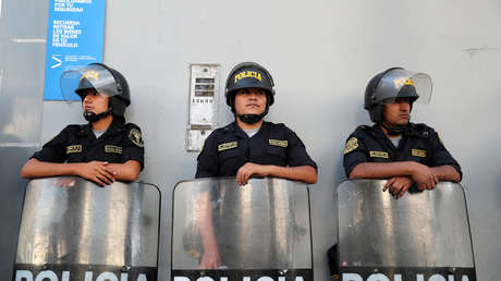 Policía de Perú controla un motín de reclusos que exigían medidas contra el coronavirus