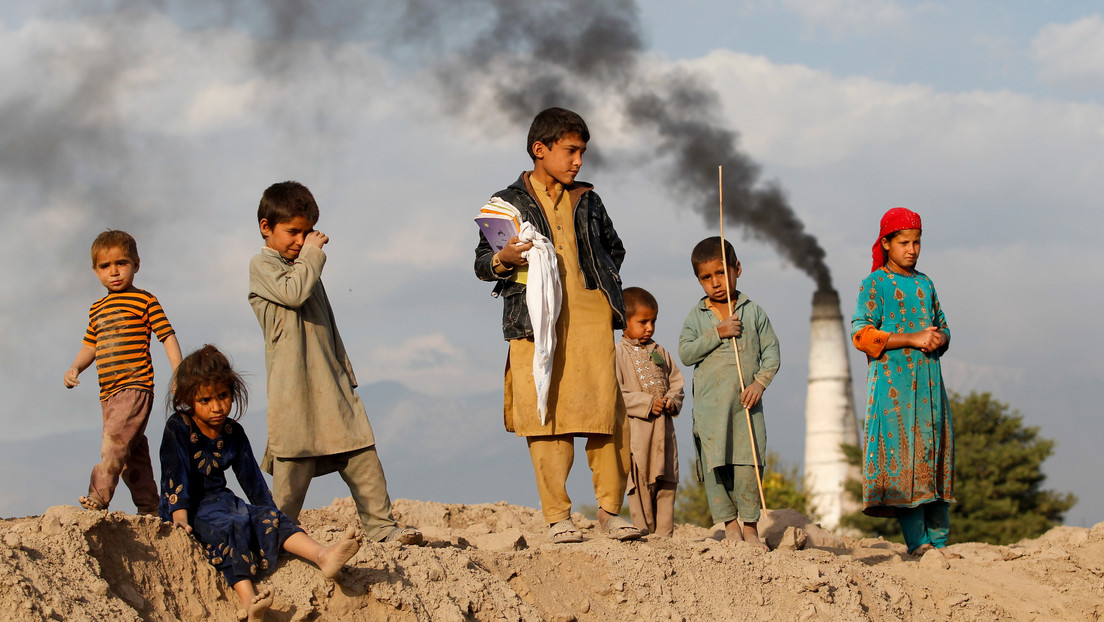 Más de 7 millones de niños en Afganistán corren riesgo de sufrir hambre durante la pandemia de coronavirus