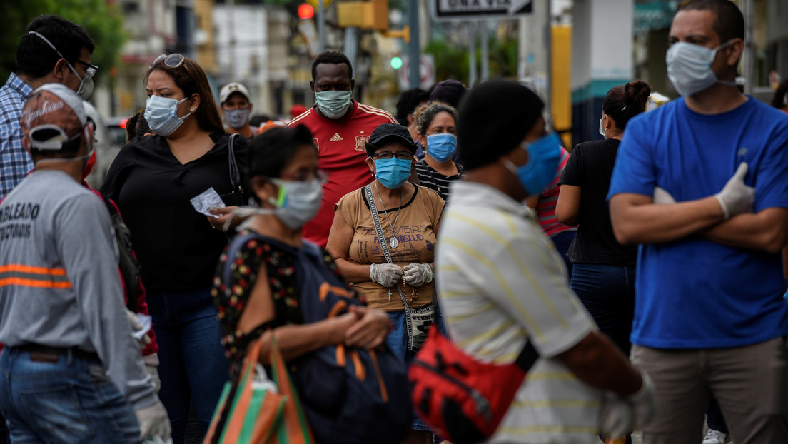 Ecuador supera los 30.000 contagiados por coronavirus y la cifra de muertos sube a 2.905 entre confirmados y probables