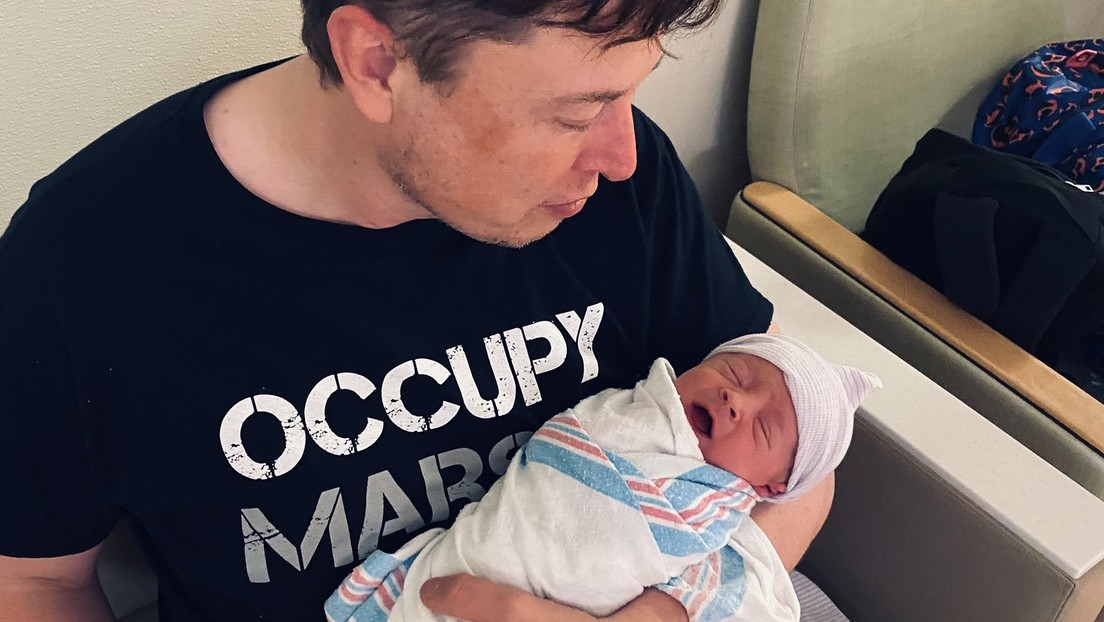 Elon Musk anuncia el nacimiento de su hijo y lo hace completamente a su manera