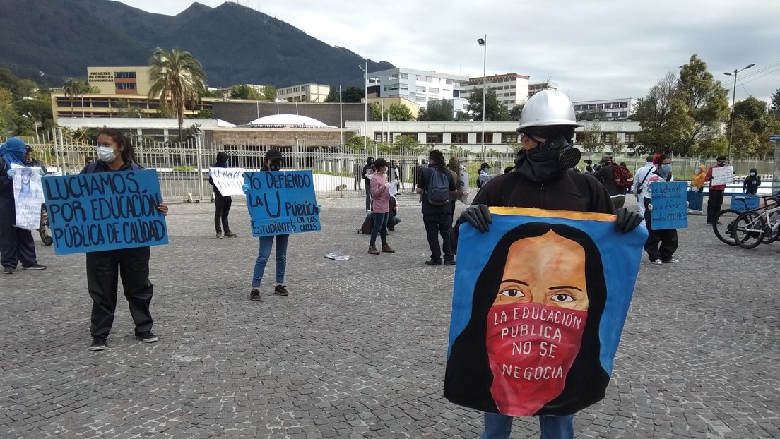 Ecuatorianos protestan en medio de las restricciones por el coronavirus ante recorte de casi 100 millones de dólares a las universidades