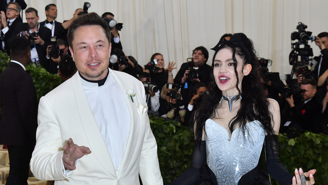 La pareja de Elon Musk explica el peculiar nombre de su hijo recién nacido y la Red se llena de memes