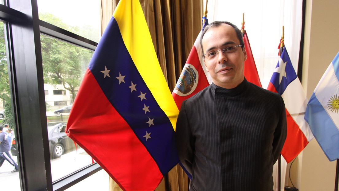 Asesor de Guaidó reconoce que firmó un contrato y pagó por atacar a Venezuela y derrocar a Maduro
